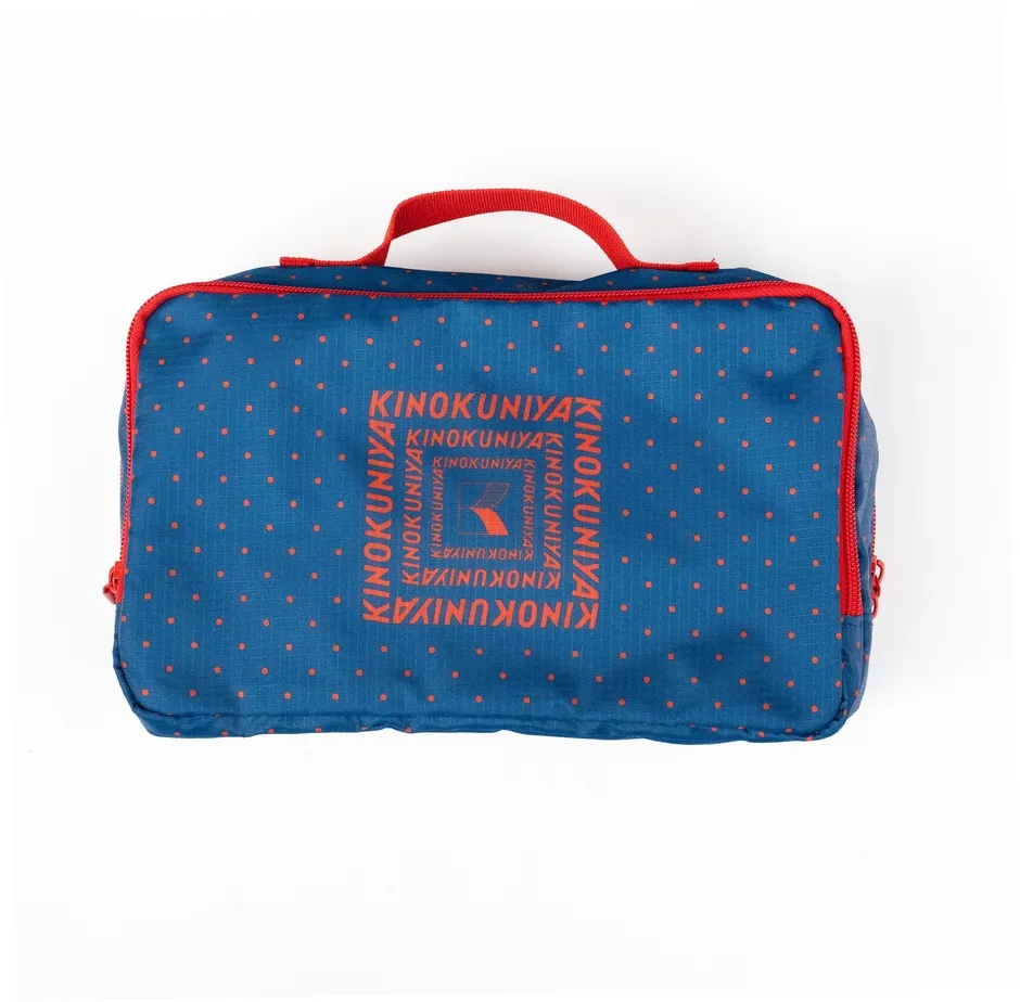 ドット柄のポーチ