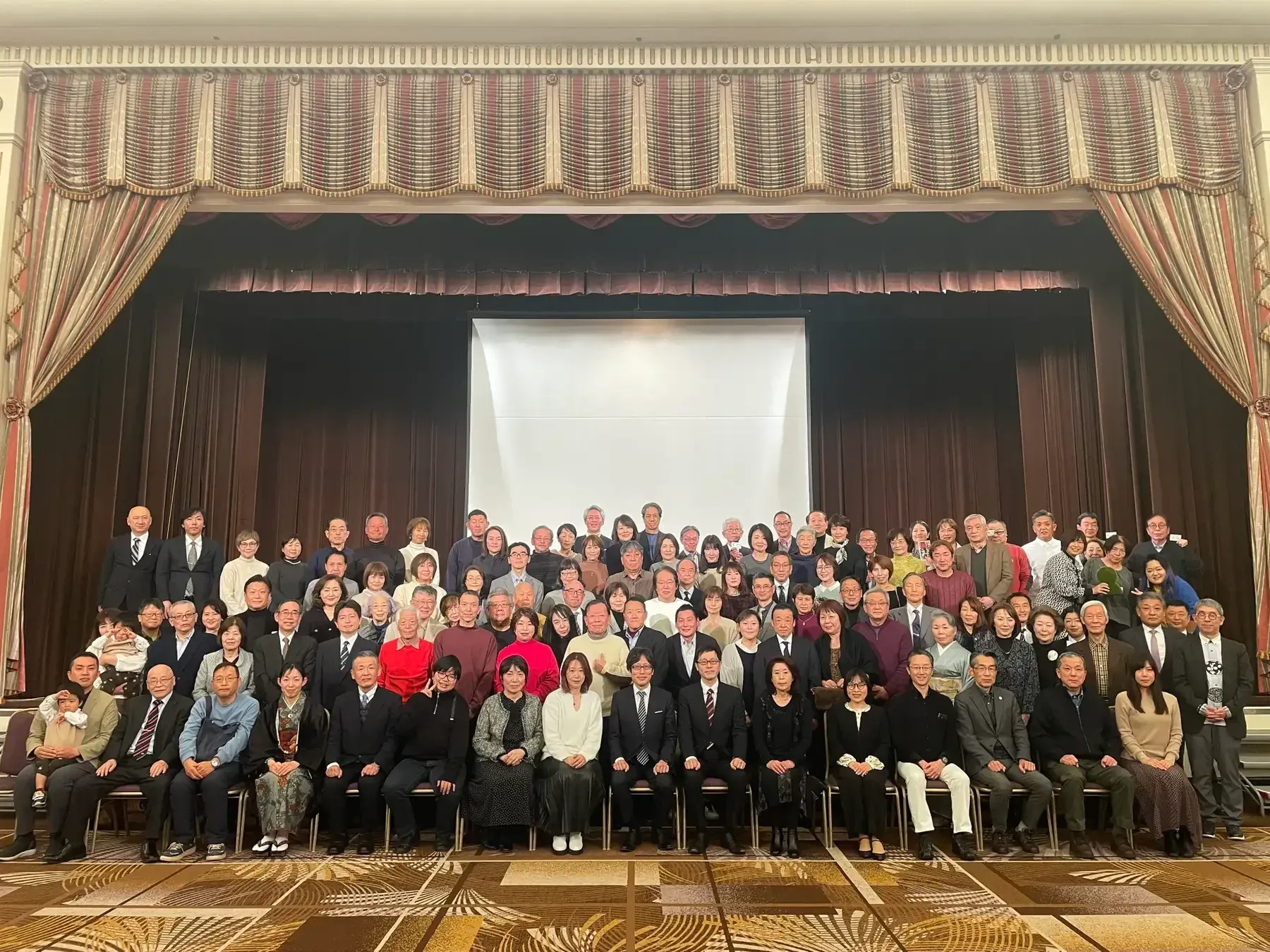 お墓に入る前に同窓会？大阪の古墳墓が描く新しい終活