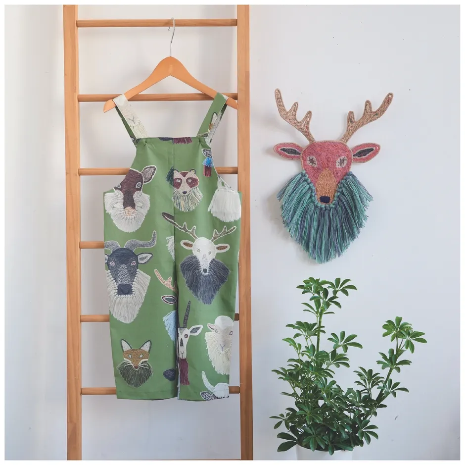 動物柄のオーバーオール