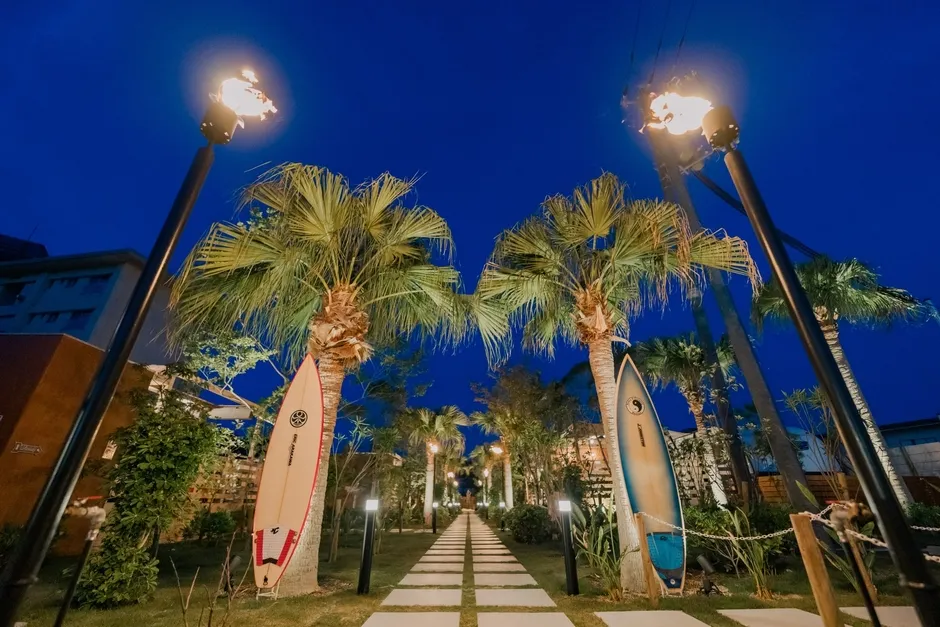 ハワイアンな雰囲気の施設