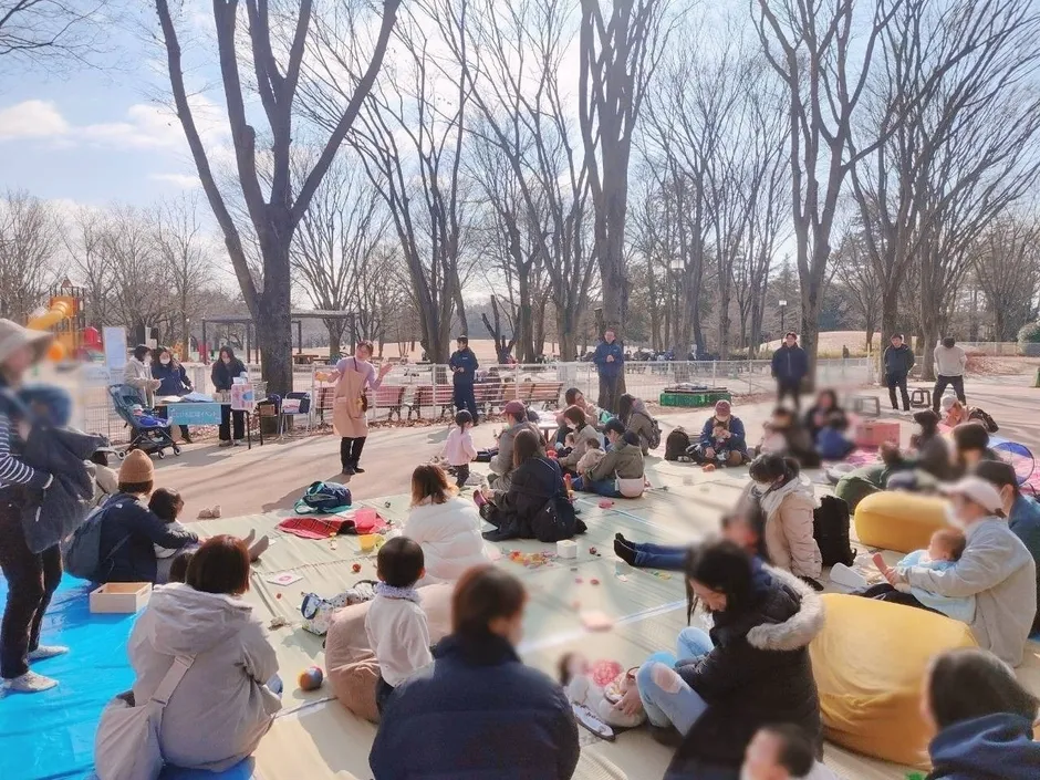 公園での親子イベントの様子