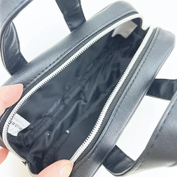 ペンケースとしてだけでなくコスメポーチにも