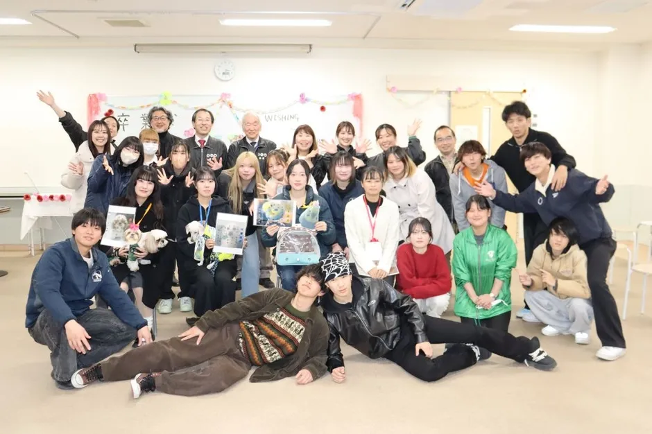 卒業式での集合写真