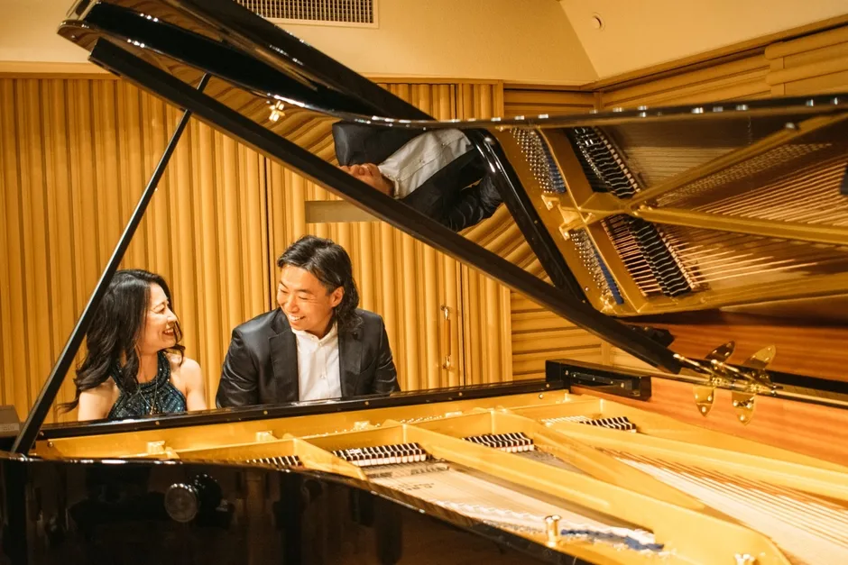 インタビュアーの杉山大輔氏と福原彰美氏