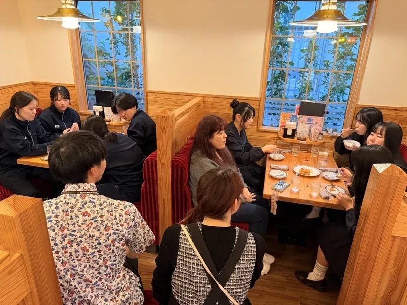 試食とネーミング会議の様子1