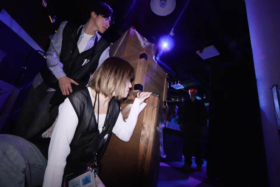 ミッションに挑む参加者たち